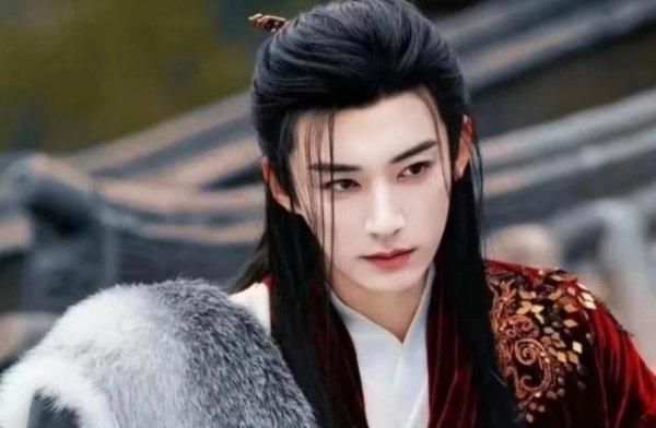 钱投网 平心而论，内娱真正的绝色美男只有10位，肖战登顶，颠覆审美认知